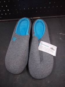 lot 6250 image: RockDove Mens Original Two-Tone Memory Foam Slipper KN-SL-M302-DG-XL