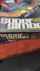 lot 40448 image: MB Super Simon Electronic Game by Milton Bradley