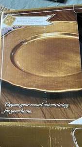 lot 40472 image: Charge It by Jay 6-Piece Scalloped Gold Charger Plate Set 13 Inch