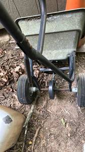 lot 40482 image: Broadcast Spreader with Steel Frame and Pneumatic Wheels