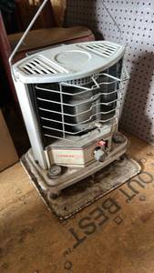 lot 40486 image: Everglow Portable Kerosene Heater