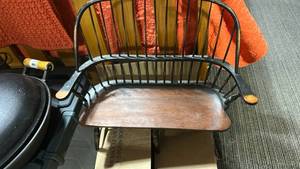 lot 60522 image: Windsor Style Miniature Bench with Spindle Back