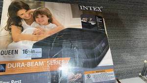 lot 60527 image: Intex Dura-Beam Series Pillow Rest Queen Raised Airbed