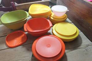 lot 1541 image: Misc. Tupperware
