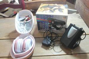 lot 1546 image: Headphones wcase and working Laser Projector