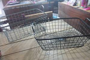 lot 1563 image: Metal DEcor Baskets