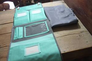 lot 1568 image: Thirty One Organizer and Laundry Bag