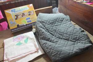lot 1578 image: Vtg. Tablecloth, Furniture Moving System & Dog Blanket