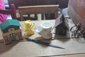 lot 1579 image: Vintage Church Light and More