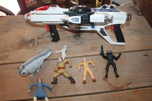 lot 1589 image: Vtg. Power Rangers Blaster and More