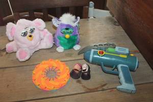 lot 1605 image: Vintage Furby Babies untested & More