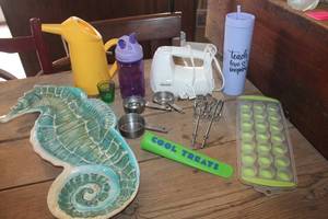 lot 1610 image: Hand Mixer, Seahorse Serving Dish & More