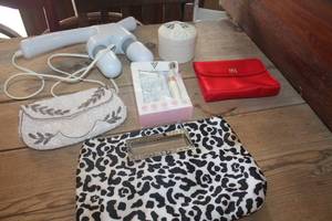 lot 1613 image: Vintage Purses, Trinket Box and More