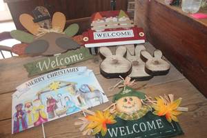 lot 1614 image: Seasonal Dcor Signs