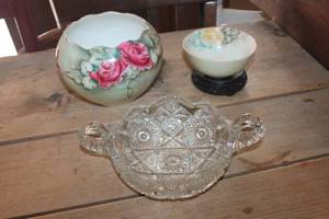 lot 1615 image: Vintage Bowls