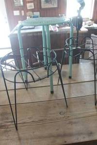 lot 1623 image: 3 Plant Stands