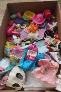 lot 1627 image: Barbie Clothes and Accessories