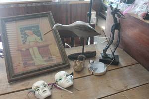 lot 1628 image: Misc. Home Dcor and More