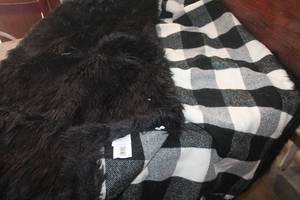 lot 1629 image: Threshold Faux Fur Blanket