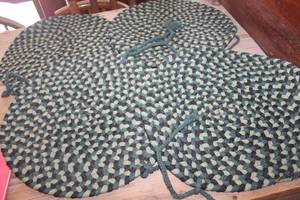lot 1640 image: 4 Chair Cushions