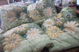 lot 1642 image: 4 Seat Cushions