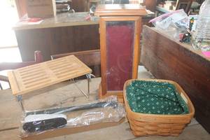 lot 1649 image: Longaberger Basket NIB Towel Rack & More