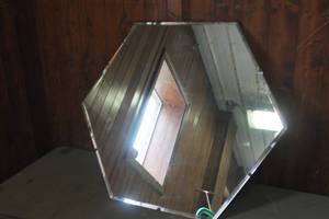 lot 1675 image: 30 Wide Dcor Mirror