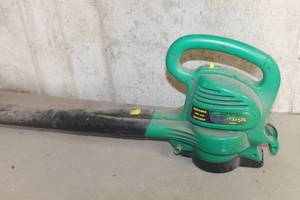 lot 1676 image: Weed Eater untested no cord