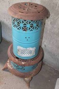 lot 1678 image: Blue Antique Chimney Stove
