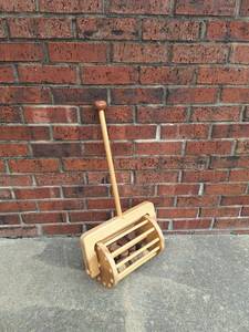 lot 13 image: Handmade Toddler Push Toy