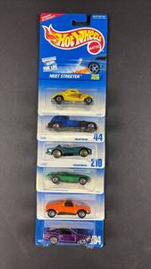 lot 26 image: (6) Hot Wheels Assorted Collectables
