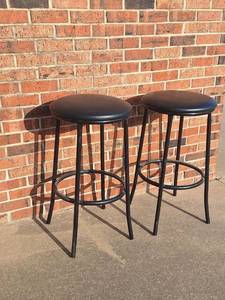 lot 41 image: 2 Bar Stools - Seat at 29 Inches High