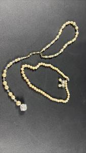 lot 71 image: Pearl and Crystal Beaded Necklaces and Earrings Set with Ornamental Pendant