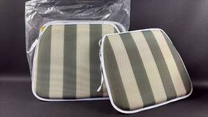 lot 123 image: Outdoor Seat Cushions Pack of 4