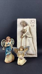 lot 128 image: Willow Tree Wall Plaque (8 by 4 inches) Resin Angel Ornament and Figurine