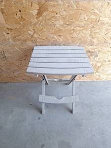lot 172 image: Folding Camp Side Table - Sturdy & Solid