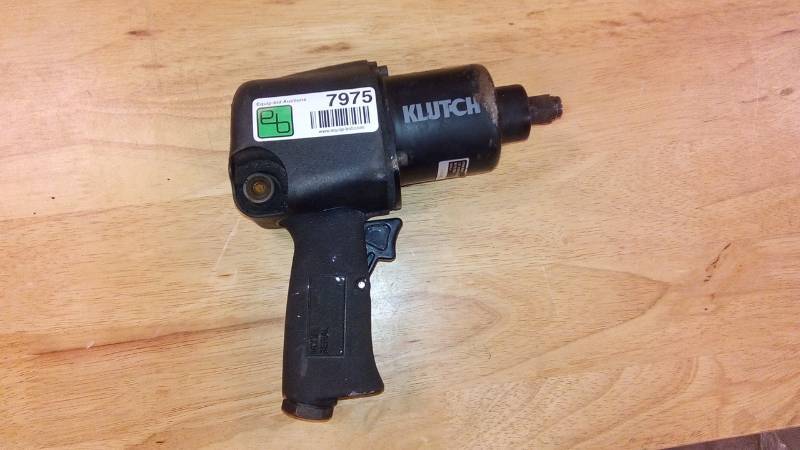 lot 7975 image: Klutch G10K Air Impact Wrench  12in. Drive, 5 CFM, 700 Ft.-Lbs. Torque