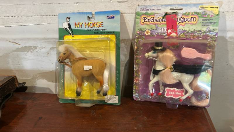 lot 60651 image: My Horse Flock Pony & Enchanted Kingdom Top Hat Horse Toy Set