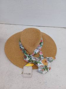lot 16983 image: Sun Hat