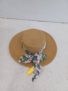lot 16985 image: Sun Hat