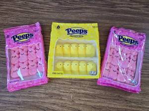 lot 8293 image: 3 Packs Peeps, 4.5oz