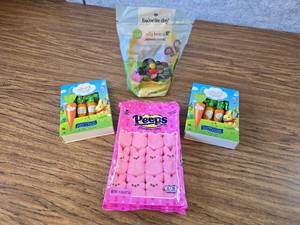 lot 8296 image: Four Pack Easter Candles