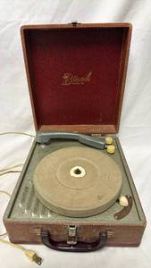 lot 157 image: Birch Portable Record Player Turntable