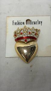 lot 185 image: Crown Heart Fashion Jewelry Brooch Pin