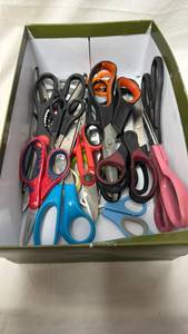 lot 191 image: Lot of Assorted Scissors - Multiple Colors and Sizes