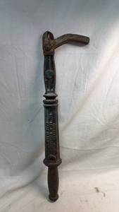 lot 252 image: Crescent Bridgeport No. 56 Sure Grip nail puller