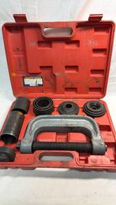 lot 258 image: 2WD and 4WD Ball Joint Service Kit Item 60827