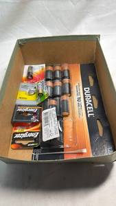 lot 328 image: Mixed Battery Lot C D 23A Alkaline and Lithium Mixed Sizes