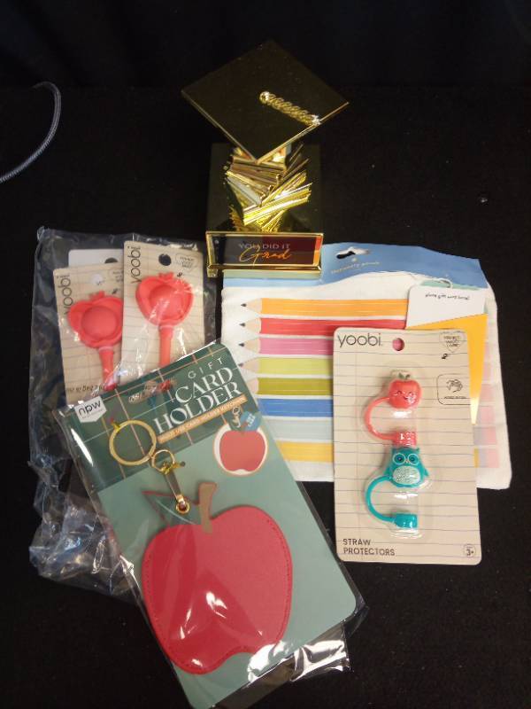 lot 1053 image: Teacher Gift Bundle - Apple Card Holder & Owl Straw Protectors - Retail $12