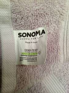 lot 1142 image: Sonoma Bath Towel OEKO-TEX Certified Made in India - Retail $10